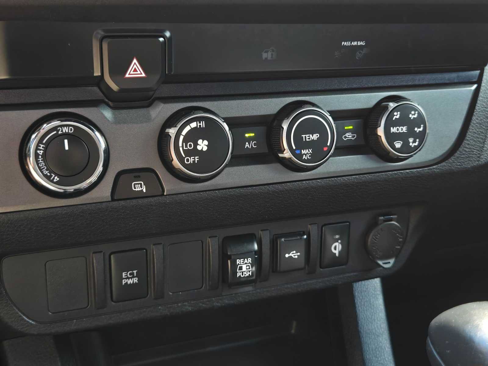 Certified 2020 Toyota Tacoma TRD Off-Road AWD/4WD image 32