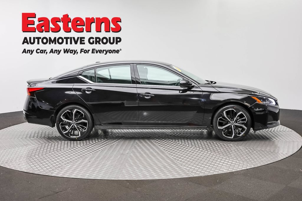 Used 2025 Nissan Altima 2.5 SR FWD image 4