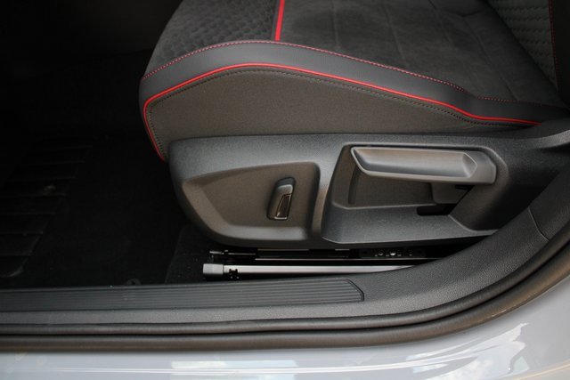 New 2025 Volkswagen GTI SE image 19