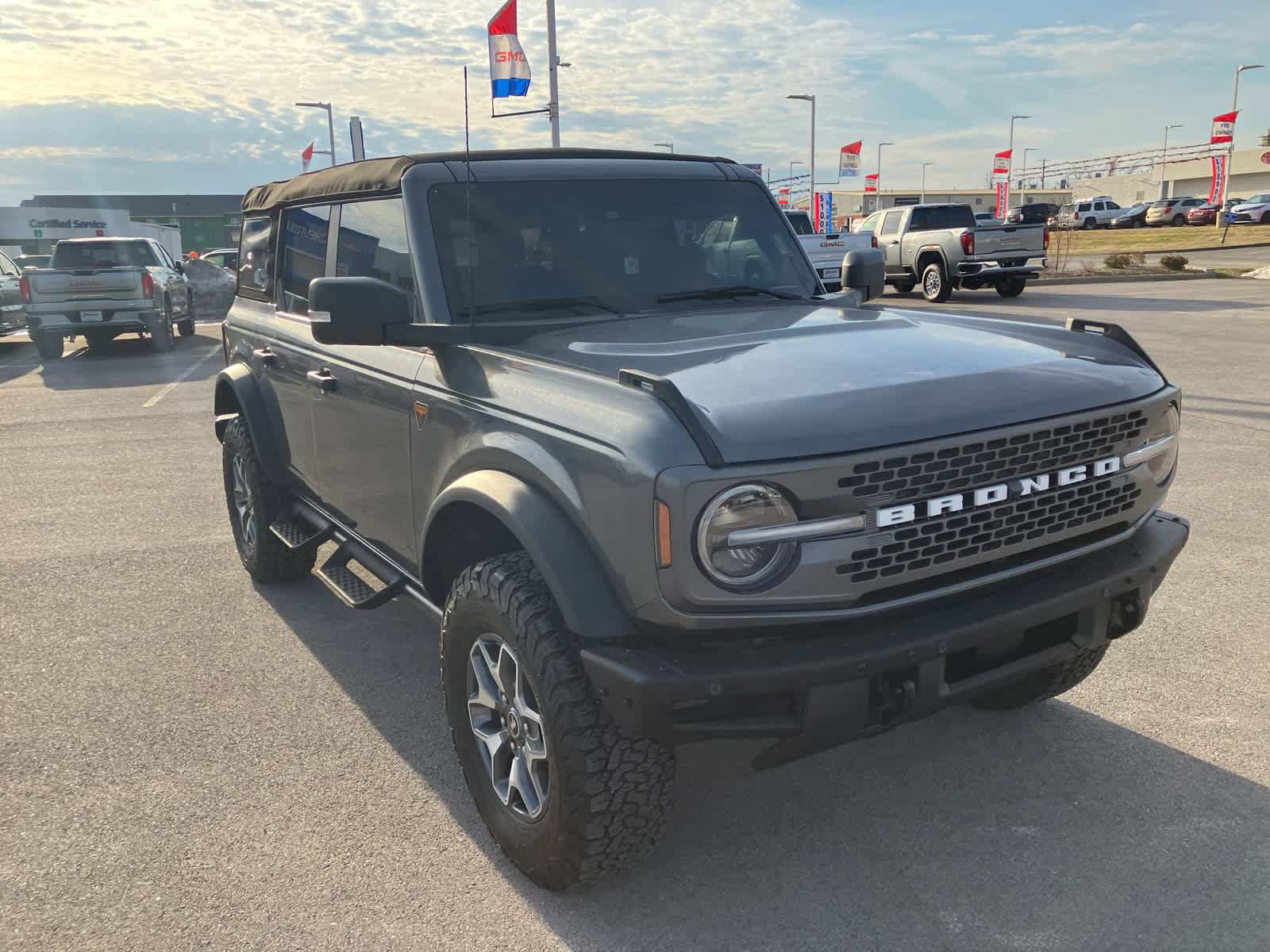 Used 2024 Ford Bronco Badlands image 1