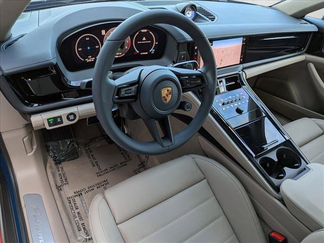 Used 2025 Porsche Panamera 4 image 4
