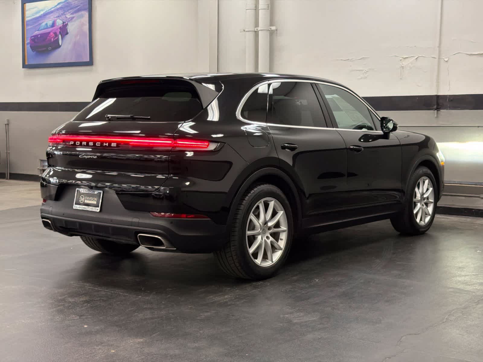 Used 2024 Porsche Cayenne AWD/4WD image 13