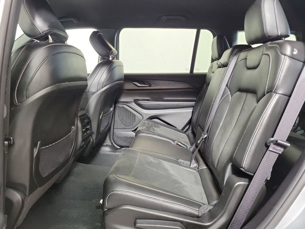 Used 2023 Jeep Grand Cherokee L Laredo RWD image 22