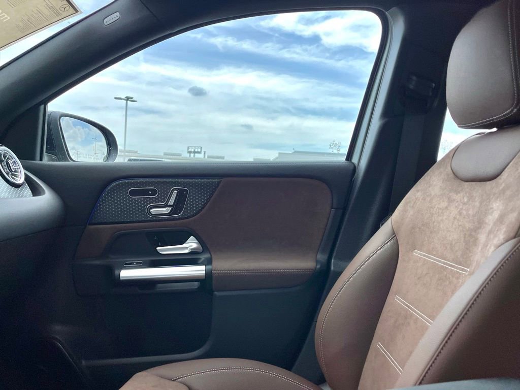 Certified 2025 Mercedes-Benz GLA 35 AMG 4MATIC image 51