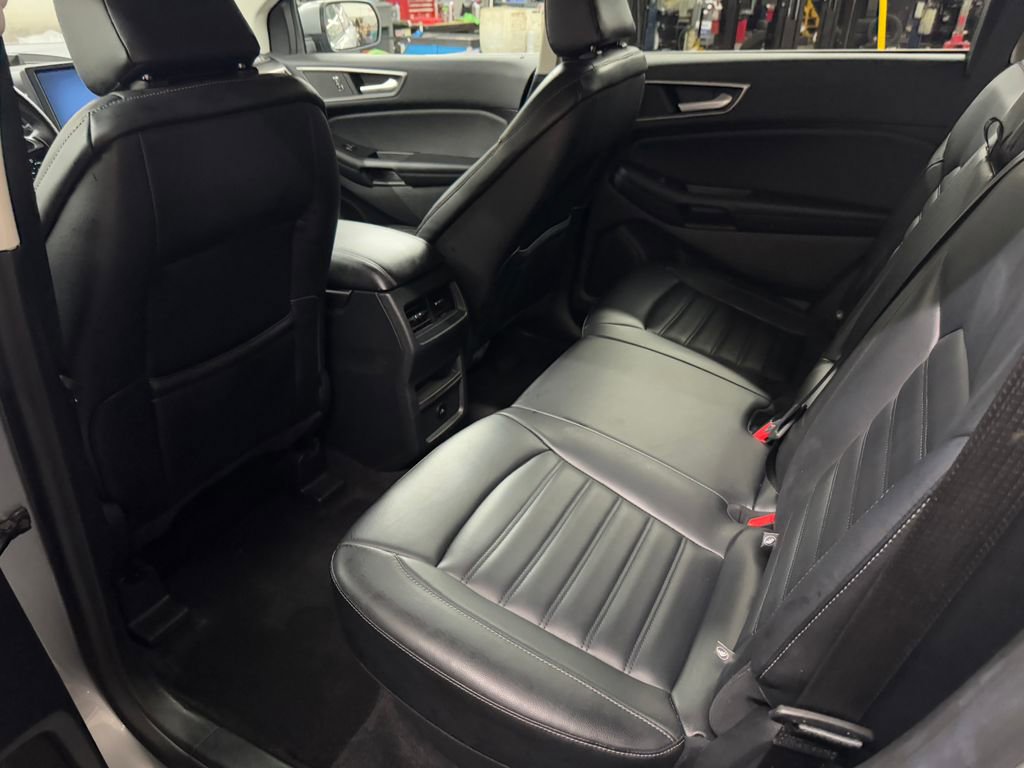Used 2024 Ford Edge SEL image 15