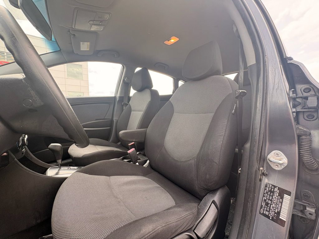 Used 2013 Hyundai Accent GS FWD image 19