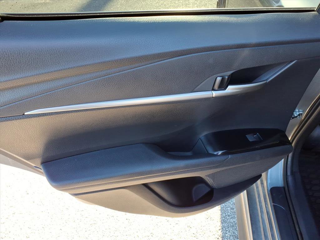Certified 2025 Toyota Camry SE w/ Convenience Package image 21