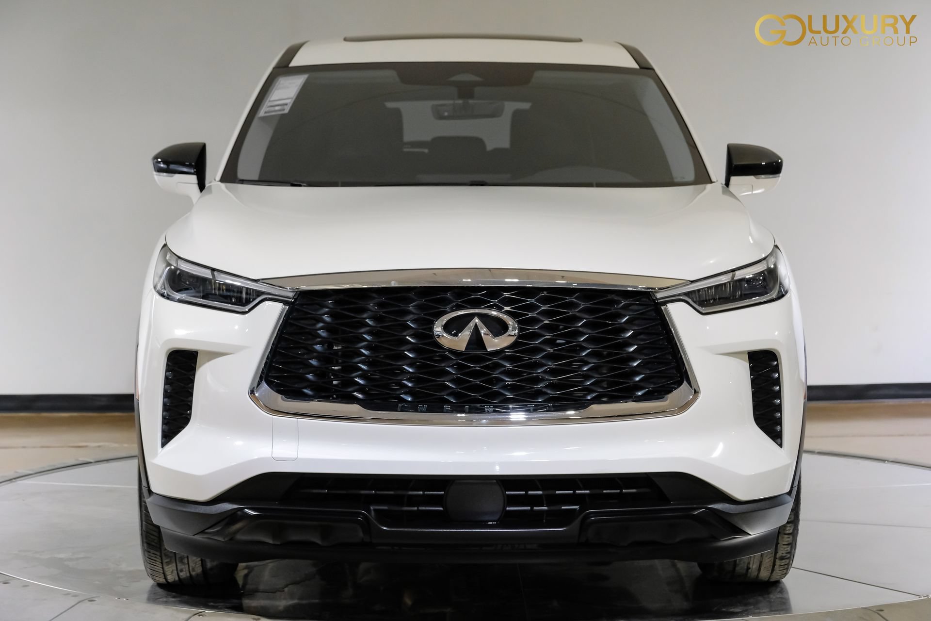 Used 2024 INFINITI QX60 Pure w/ Cargo Package FWD image 4