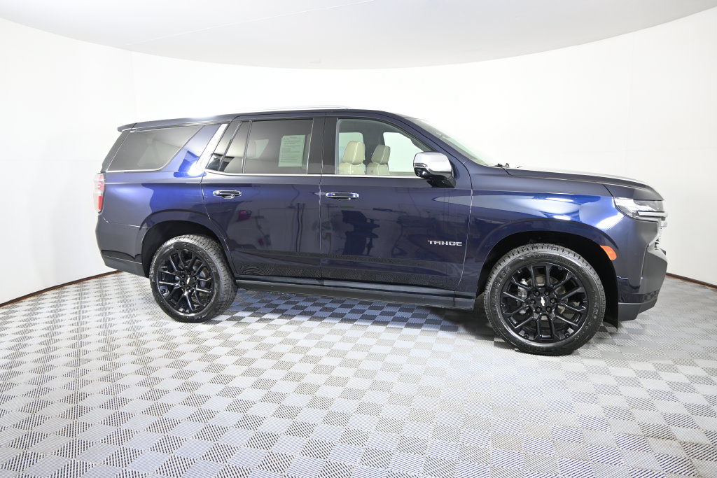 Used 2024 Chevrolet Tahoe Premier w/ Premium Package AWD/4WD image 8