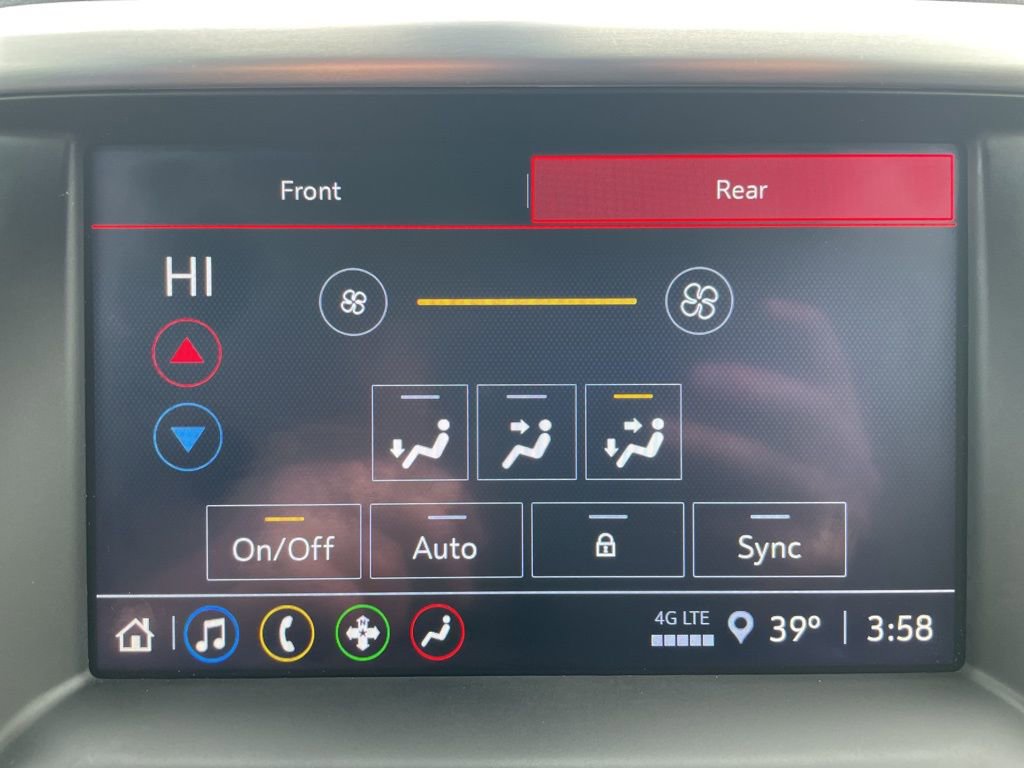 Used 2023 GMC Acadia SLE image 22