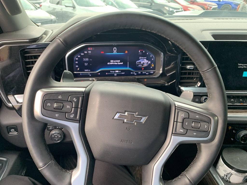 Used 2025 Chevrolet Silverado 1500 LT Trail Boss w/ Convenience Package II image 11