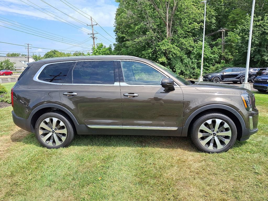 Certified 2022 Kia Telluride S image 7