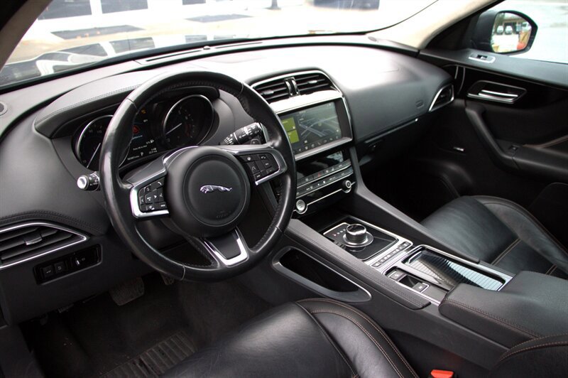 Used 2020 Jaguar F-PACE Prestige AWD/4WD image 22