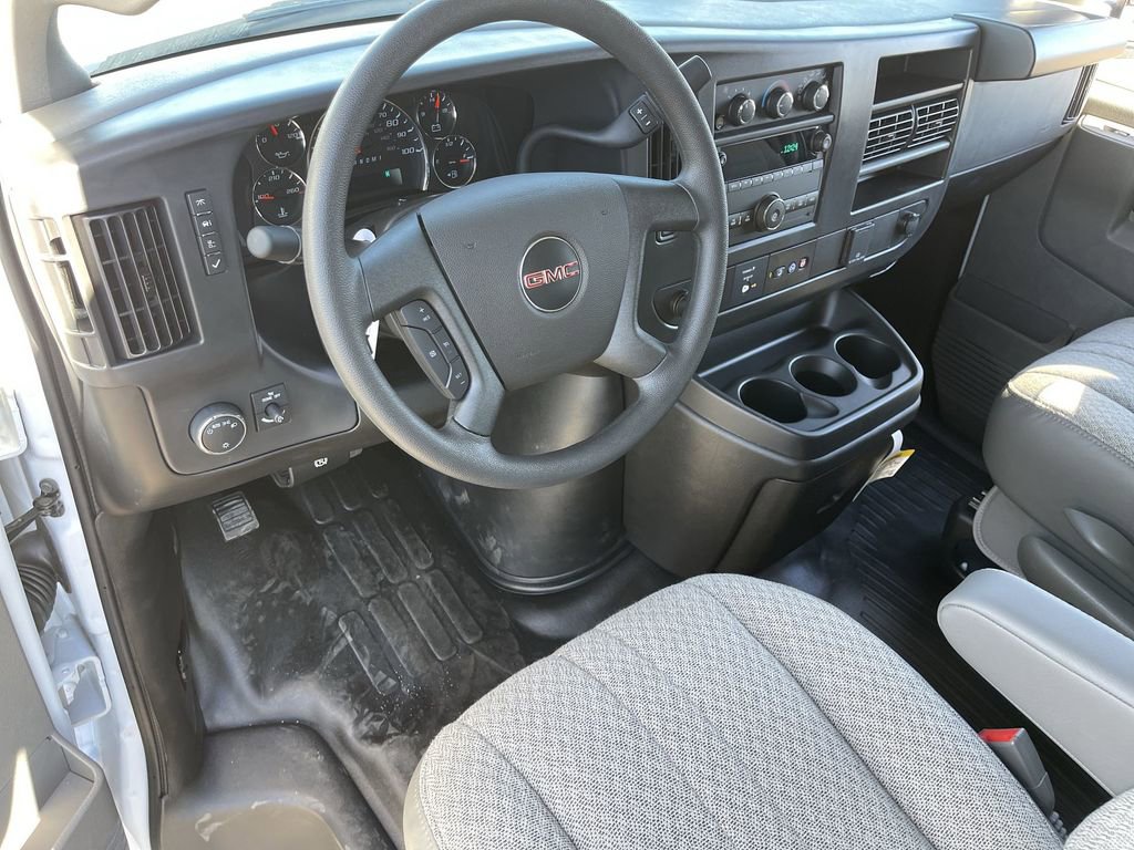 New 2025 GMC Savana 3500 LS image 10