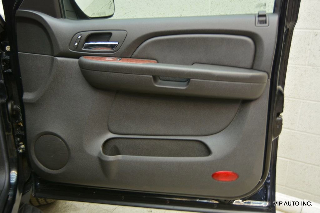 Used 2007 Chevrolet Avalanche LT w/ LT Preferred Equipment Group image 9