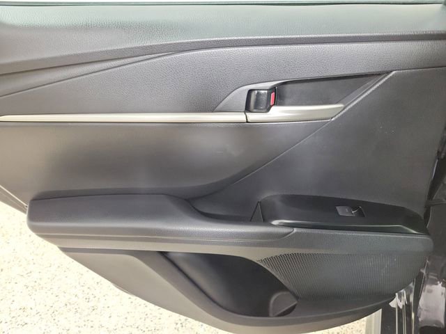 Used 2025 Toyota Camry SE FWD image 14