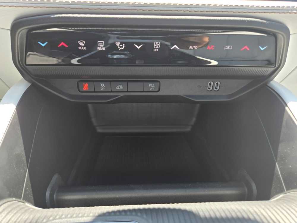 New 2026 Jeep Cherokee Limited AWD/4WD image 18