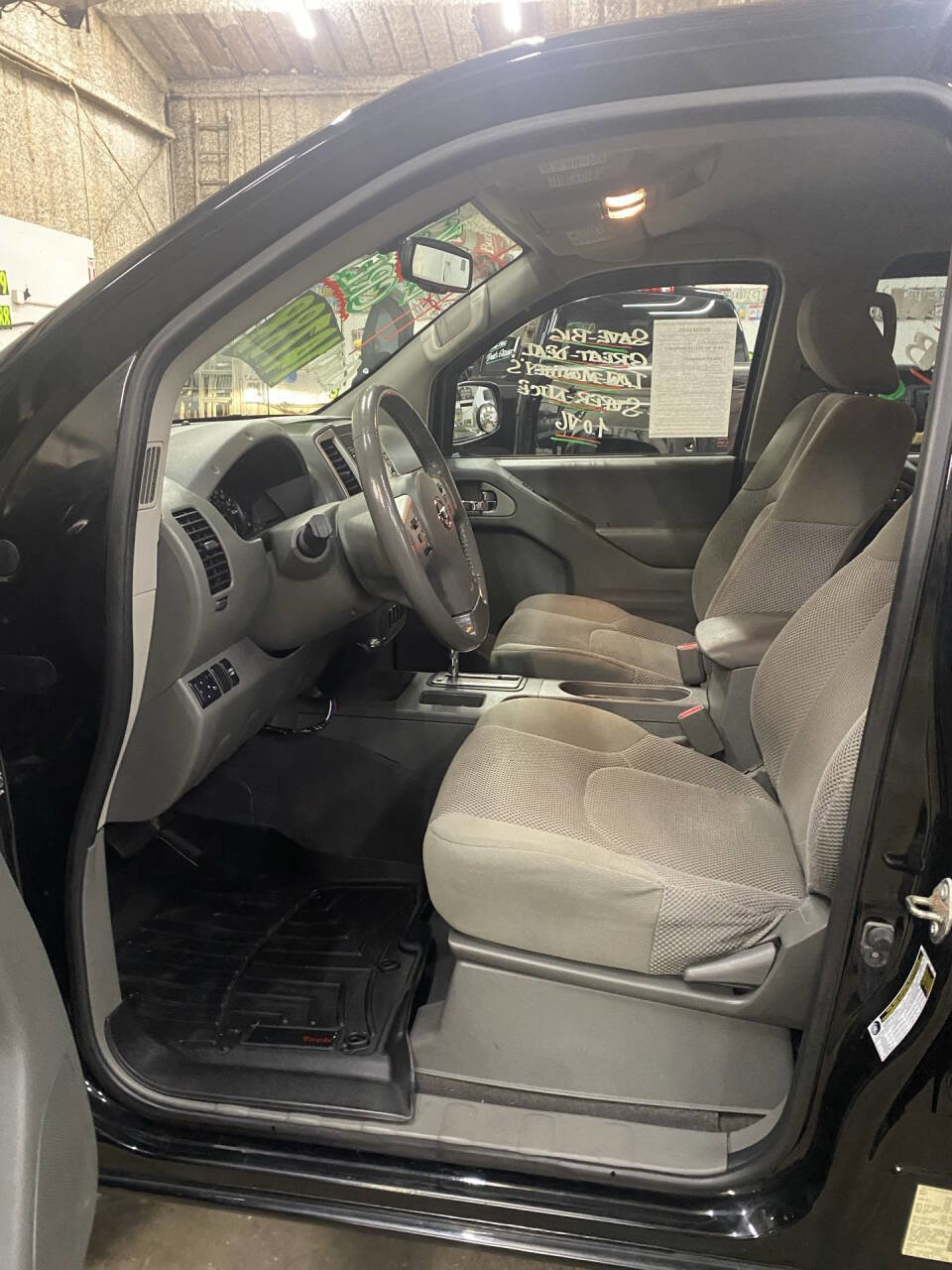 Used 2018 Nissan Frontier SV image 10