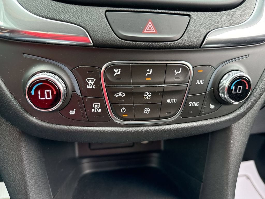 Used 2020 Chevrolet Equinox LT AWD/4WD image 19