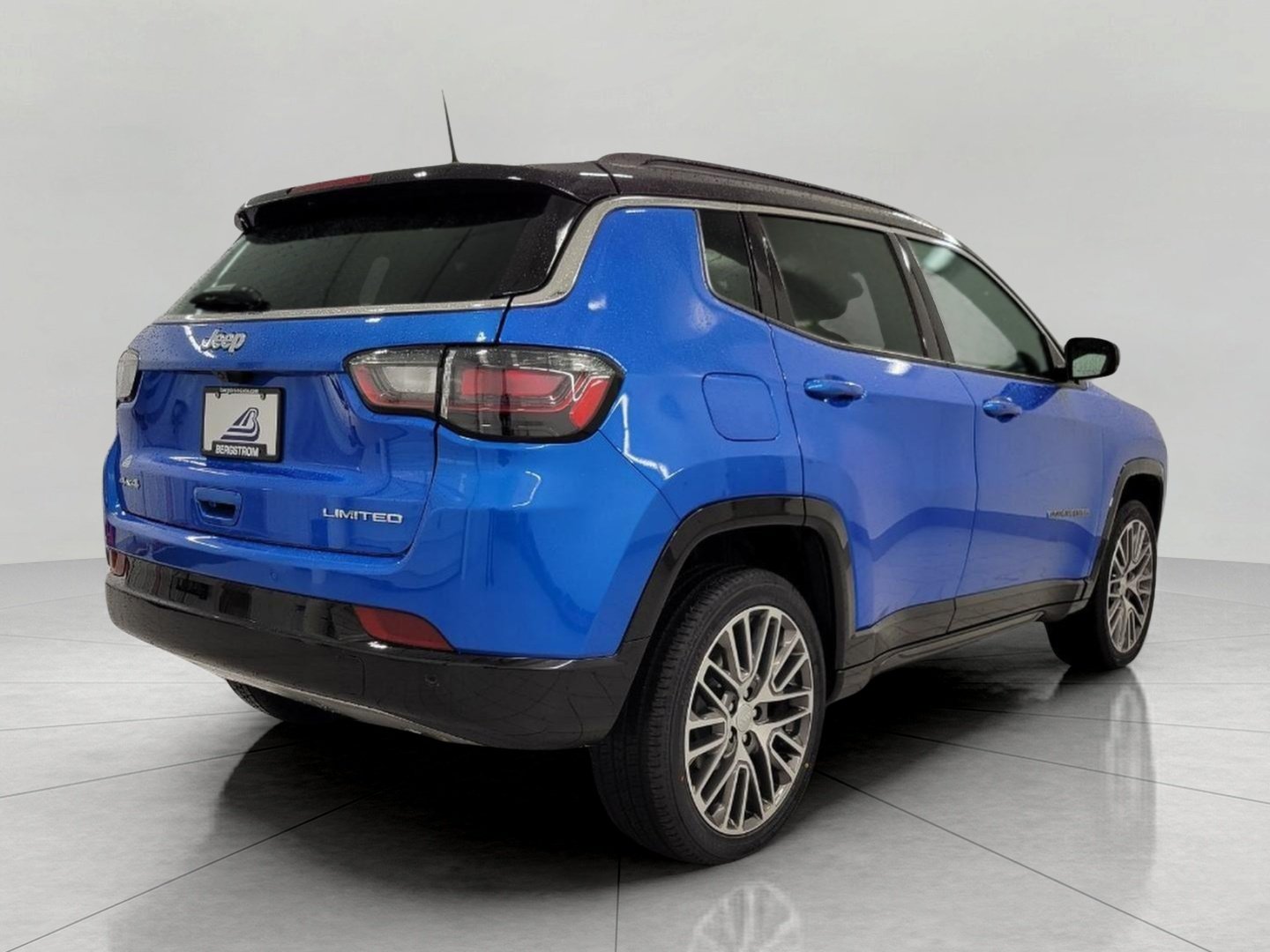 Used 2024 Jeep Compass Limited w/ Elite Group AWD/4WD image 20
