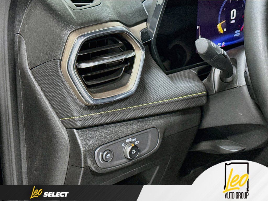 Used 2025 Chevrolet TrailBlazer ACTIV w/ Convenience Package AWD/4WD image 13