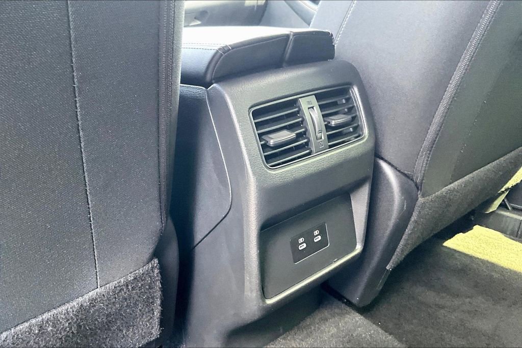 Used 2024 Nissan Rogue SV AWD/4WD image 9