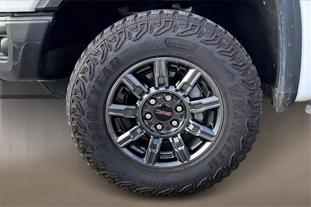 Used 2024 GMC Sierra 1500 AT4X image 8