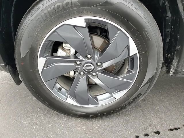 Used 2025 Nissan Rogue SV image 9