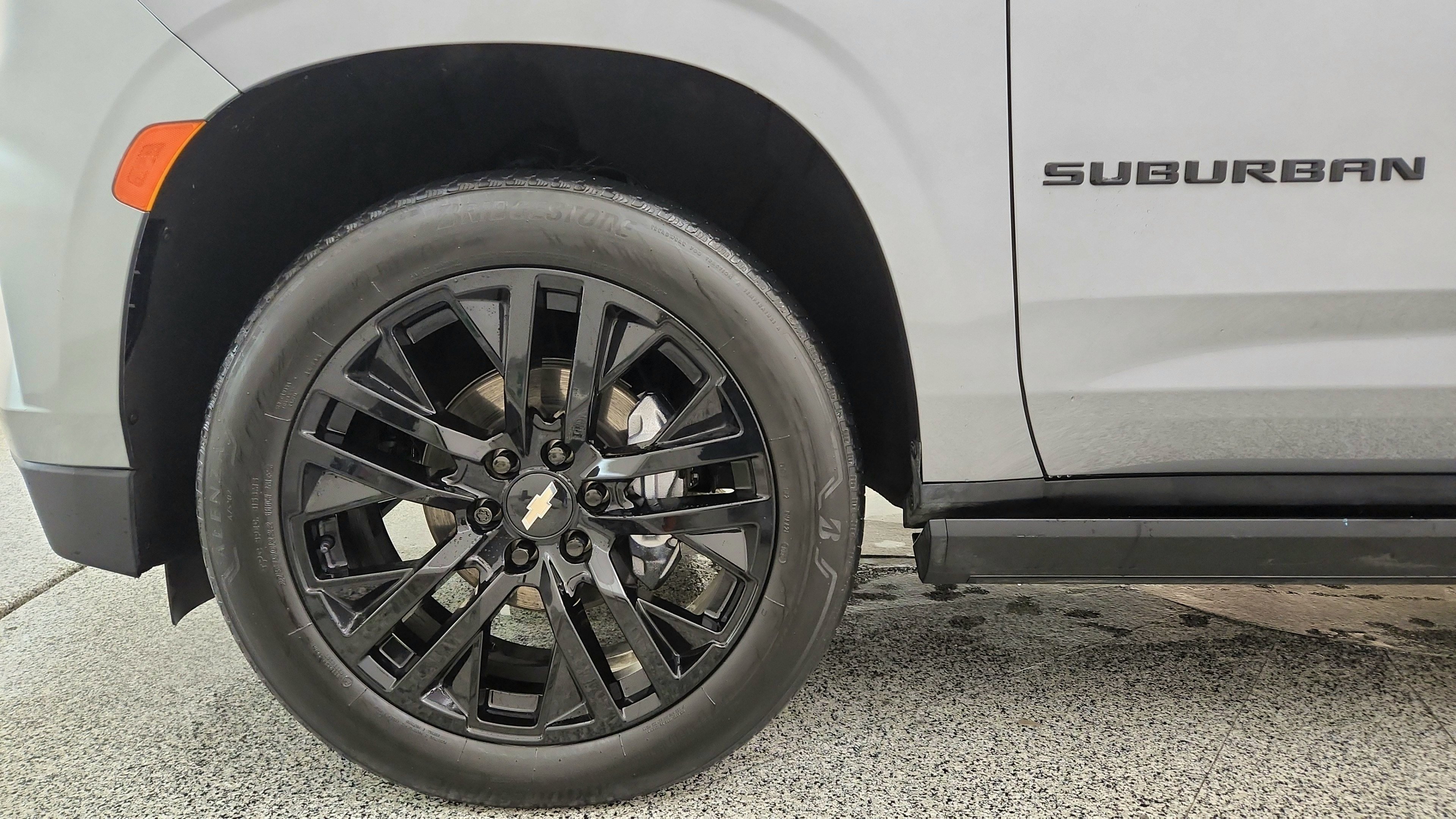Used 2023 Chevrolet Suburban Premier AWD/4WD image 31