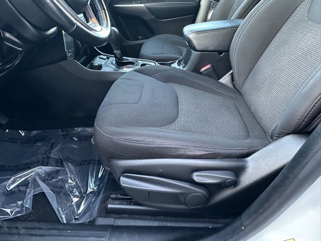 Used 2020 Jeep Cherokee Latitude w/ Cold Weather Group image 26