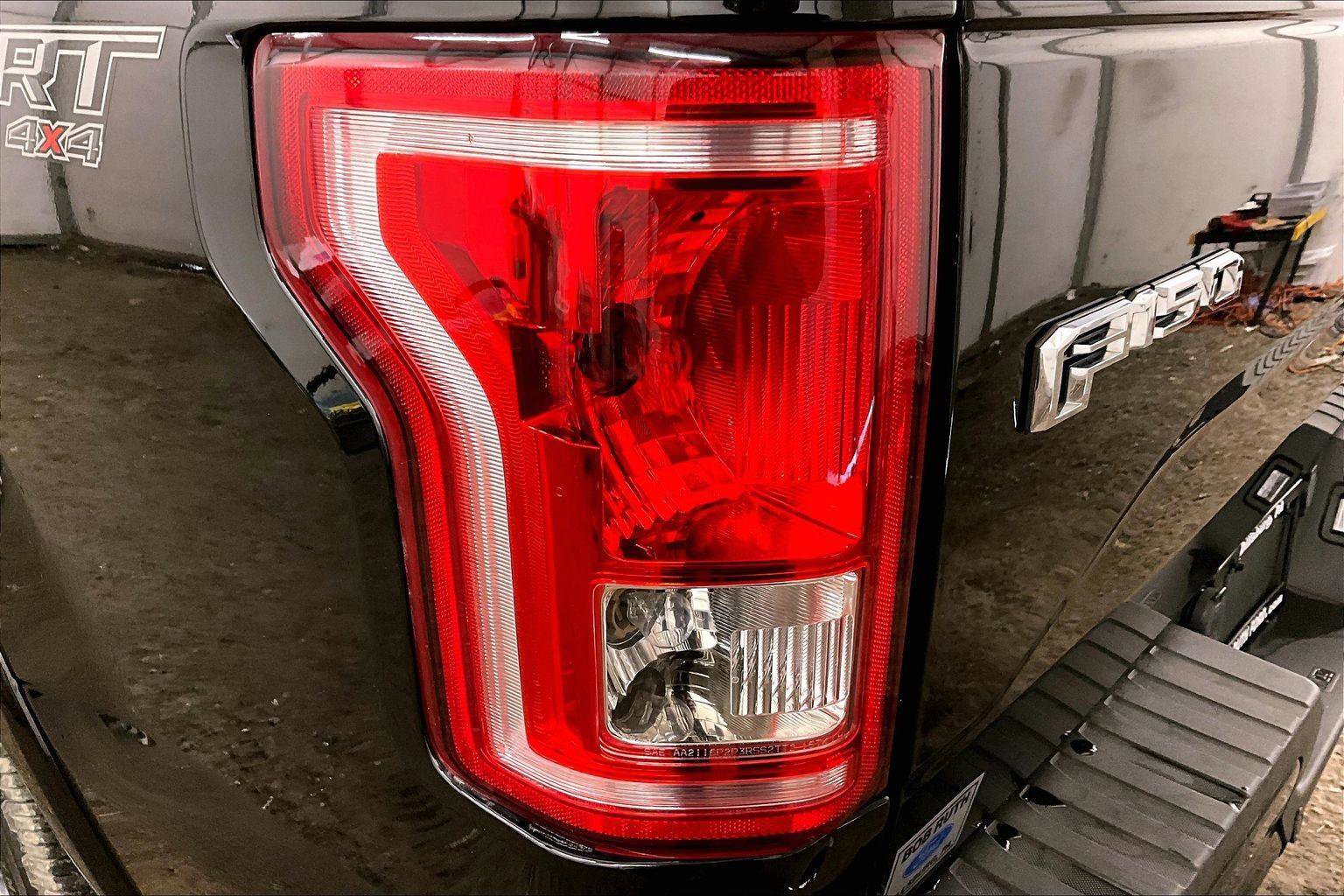 Used 2016 Ford F150 XLT w/ Equipment Group 302A Luxury image 28