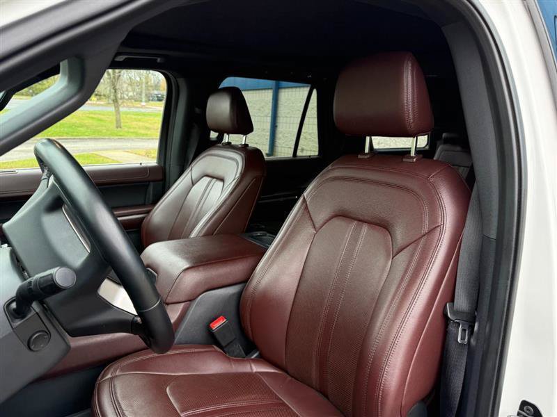 Used 2023 Ford Expedition Limited AWD/4WD image 16