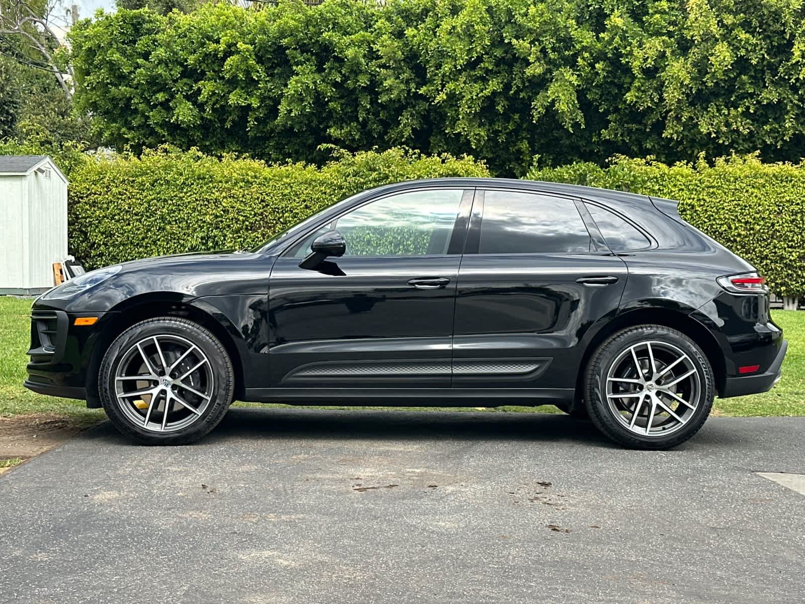Used 2026 Porsche Macan AWD/4WD image 2