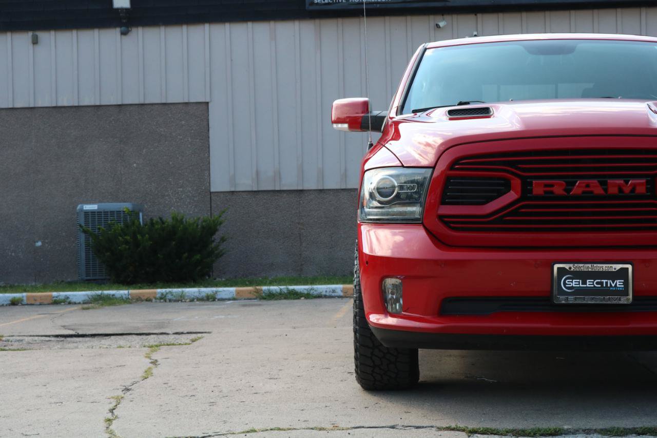 Used 2018 RAM 1500 Sport w/ Sport Premium Group AWD/4WD image 4