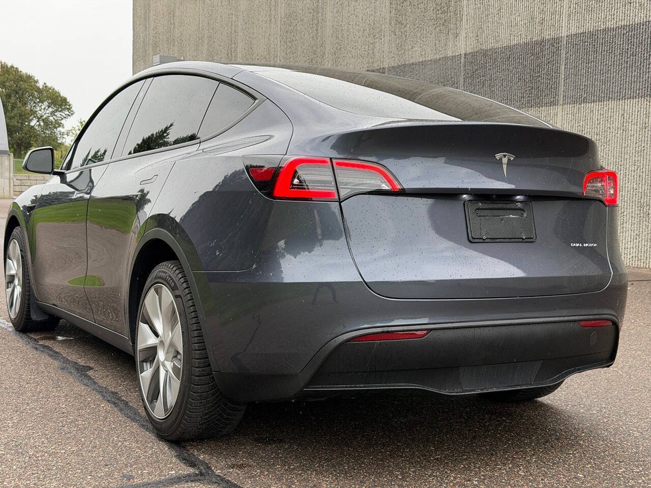 Used 2023 Tesla Model Y Long Range AWD/4WD image 4