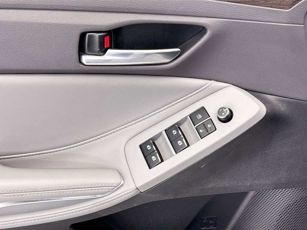 Used 2020 Toyota Avalon XLE w/ Carpet Mat Package FWD image 21