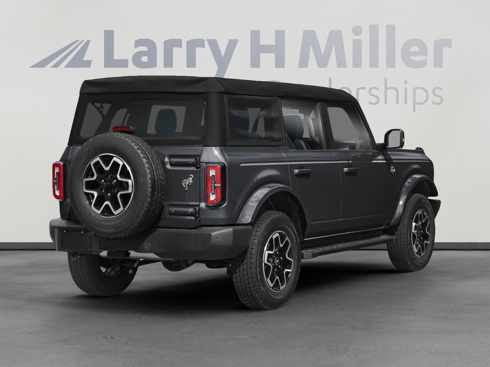 Used 2024 Ford Bronco Outer Banks AWD/4WD image 2