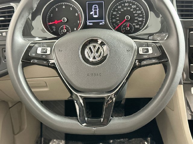 Used 2021 Volkswagen Golf 4-Door FWD image 13