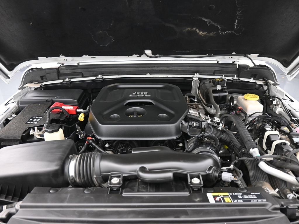 Used 2020 Jeep Wrangler Unlimited Sahara AWD/4WD image 19