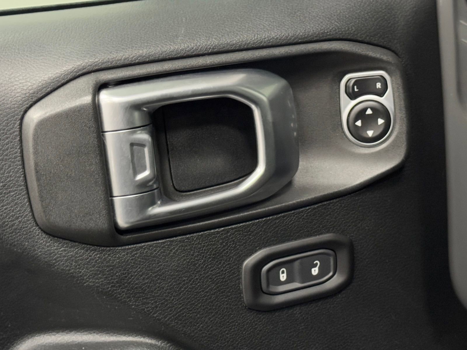 Used 2019 Jeep Wrangler Unlimited Sport AWD/4WD image 20
