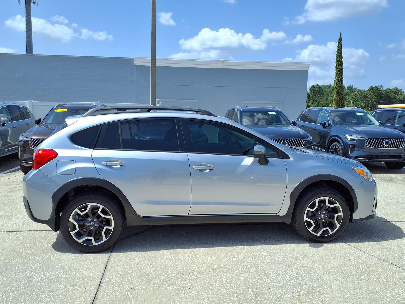 Used 2017 Subaru Crosstrek 2.0i Limited w/ Popular Package #1 AWD/4WD image 8