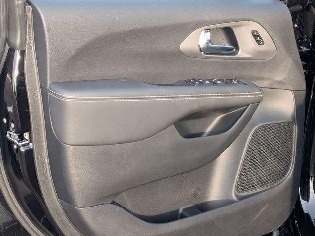 New 2026 Chrysler Pacifica Select image 14