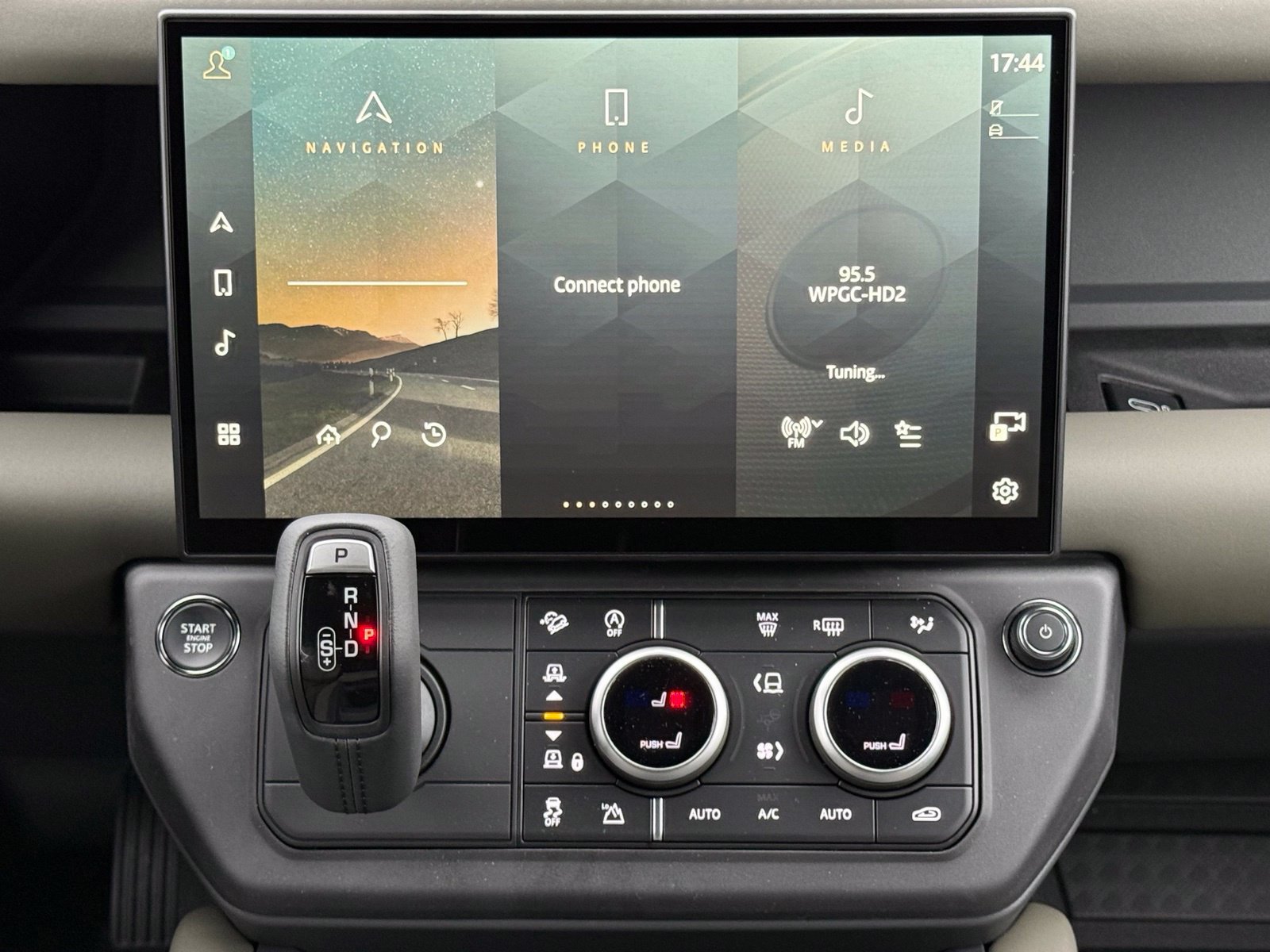 New 2026 Land Rover Defender 110 S AWD/4WD image 22