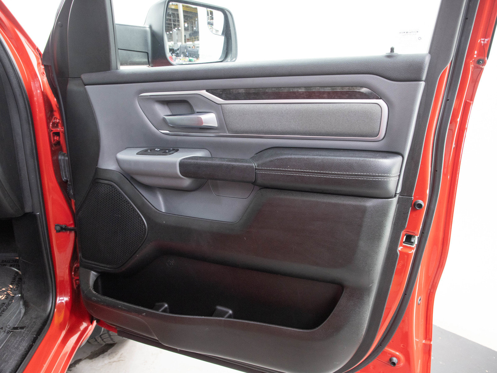 Used 2022 RAM 1500 Big Horn AWD/4WD image 9