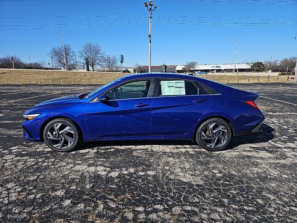 New 2026 Hyundai Elantra Limited FWD image 2