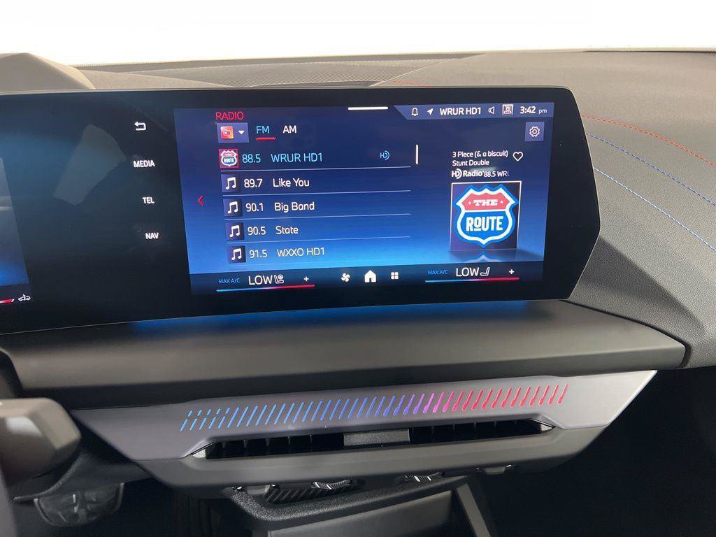 Used 2025 BMW M235i xDrive AWD/4WD image 12
