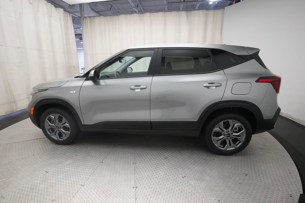 Used 2024 Kia Seltos LX AWD/4WD image 23