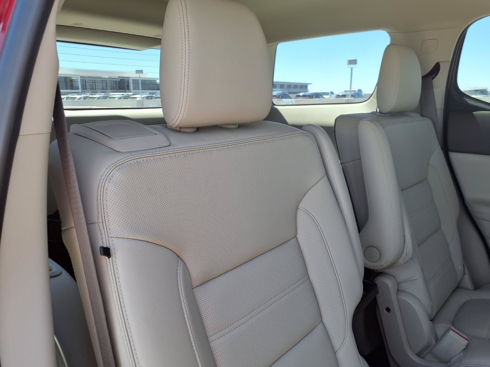 Used 2019 GMC Acadia Denali w/ Technology Package FWD image 15