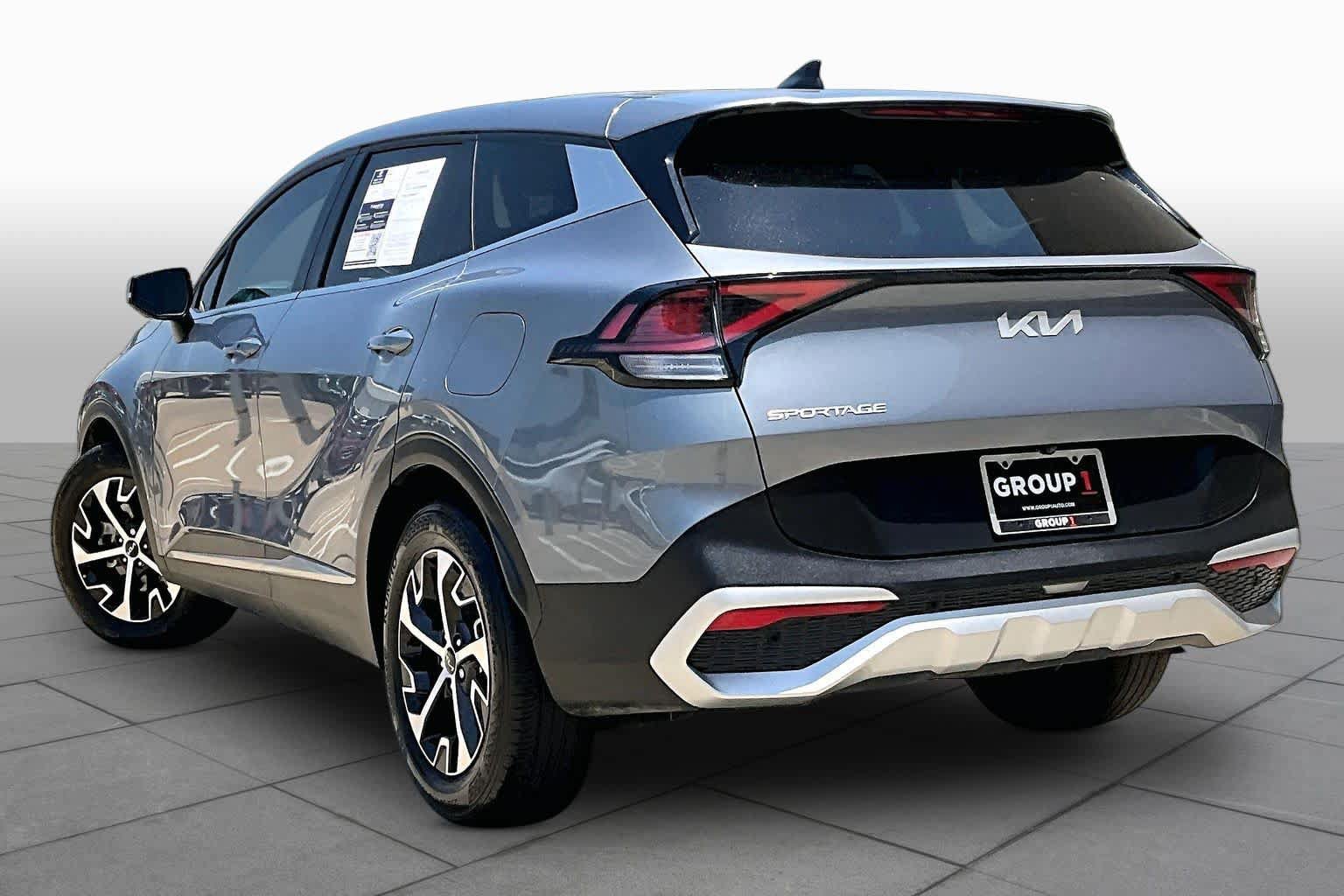 Used 2025 Kia Sportage EX FWD image 12