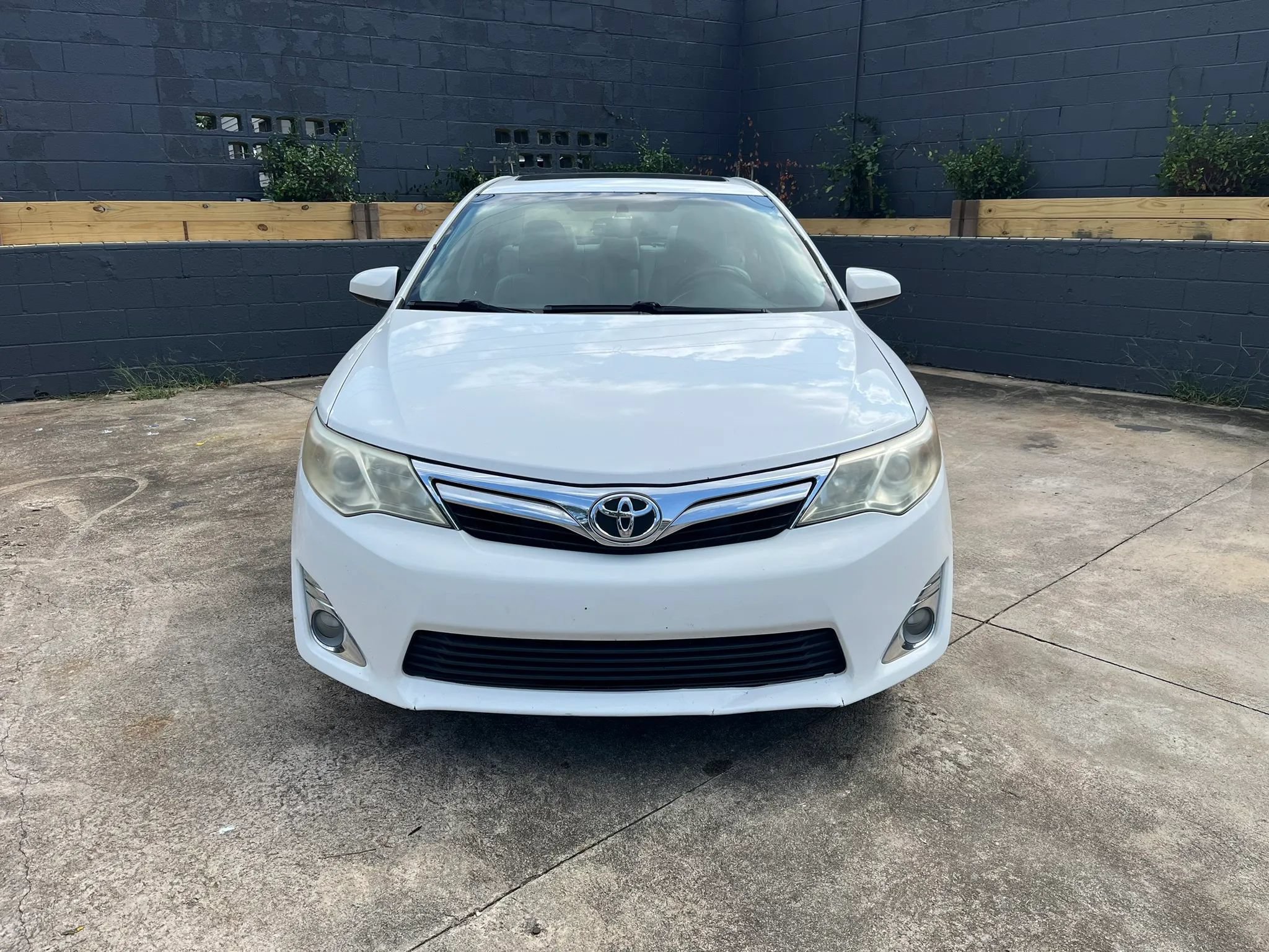 Used 2014 Toyota Camry XLE FWD image 3